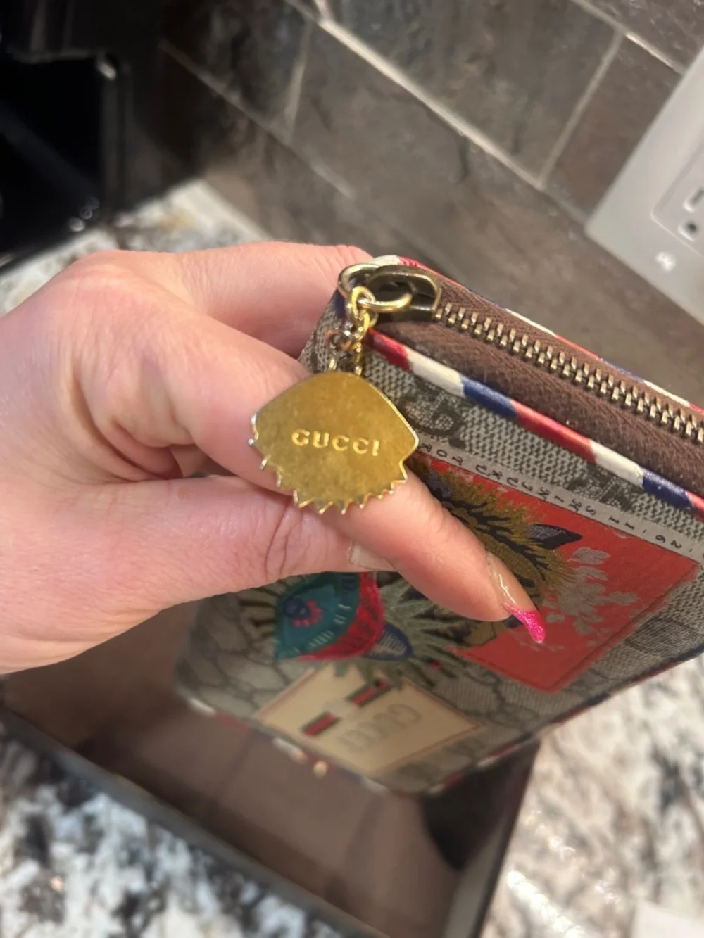 Gucci RARE GG Supreme Zip Wallet with Multicolor Embroidered Tiger and UFO - Picture 8 of 11